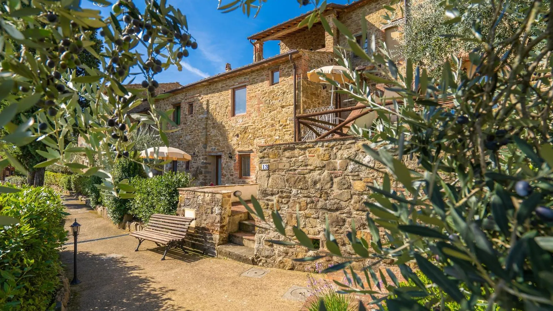 Borgo Sanvincenti Villa Gaiole in Chianti Italy